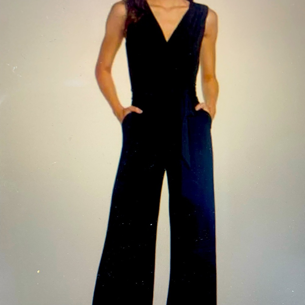 Vince Camuto Jumpsuit, Wide Leg, Tie Front Size Small in Excellent Condition